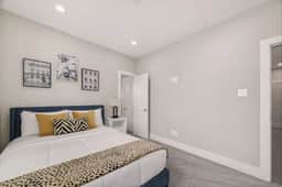 Cozy 3BR Home w/ Free Parking & Full Kitchen