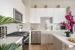 FIFA World Cup | Luxe 3BR Townhome | King Suite
