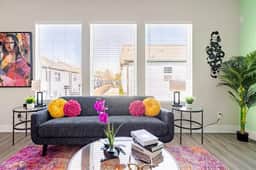 Spacious 3BR Stay w/ Parking - 7mi from Downtown