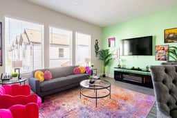 Spacious 3BR Stay w/ Parking - 7mi from Downtown