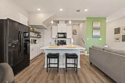 Convenient 3BR 9 mins from Dwtn Houston w/ Parking
