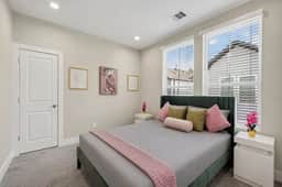 Modern 3BR Houston | 9 mins to Downtown + Parking