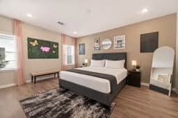 3BR Cozy Getaway w/ Free Parking & Outdoor Space