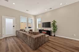Spacious 3BR w/ Yard- Minutes from Top Attractions