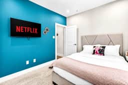 Charming 3BR with Parking 20 mins from NRG Stadium