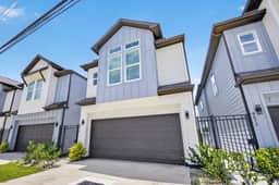Modern 3BR Home w/ Garage & Fast WiFi