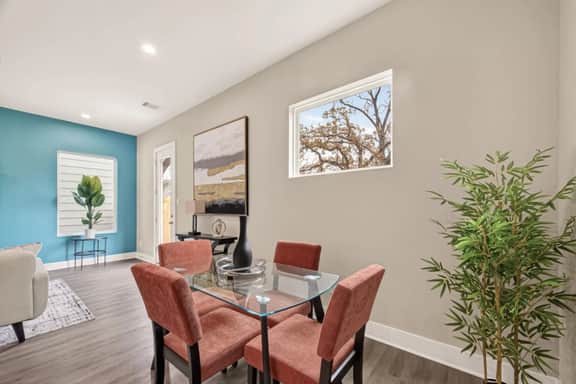 Cozy 3BR Home w/ Free Parking & Full Kitchen