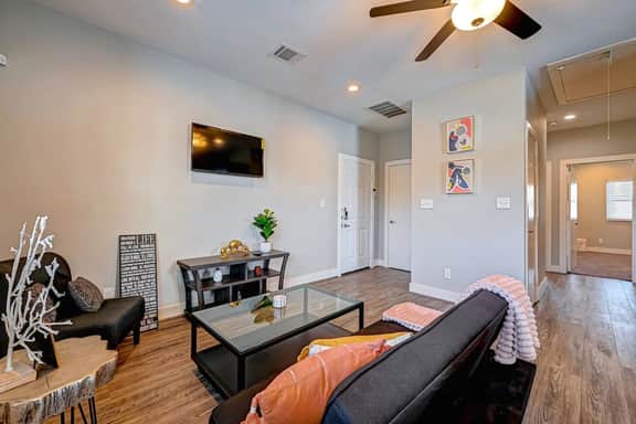 FIFA World Cup | Cozy 2BR Houston Apt + Parking
