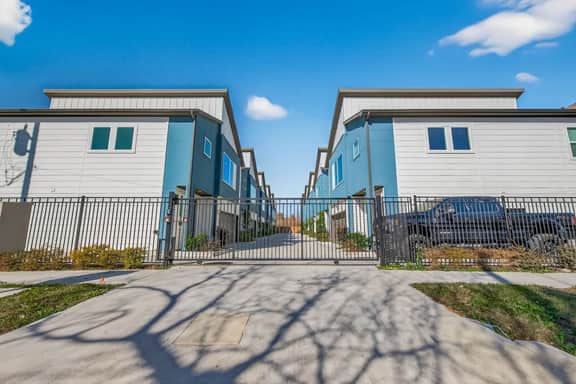 FIFA World Cup | Minimalist 3BR Houston Townhome