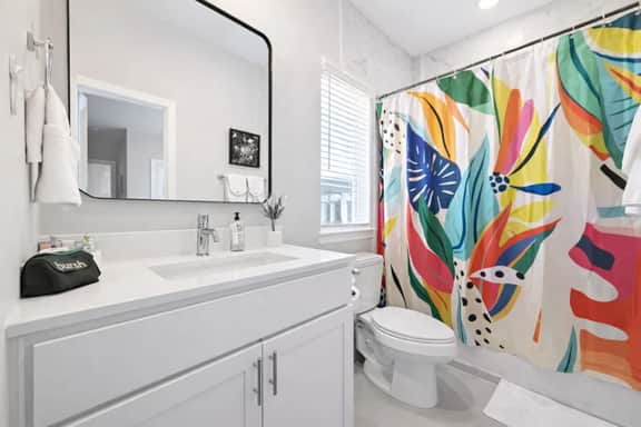 3BR Houston Pop Art Stay with Free Parking & Yard