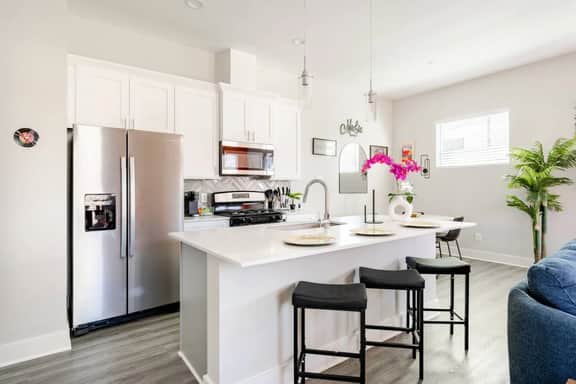 Spacious Home w/ Parking- 30 mins from MD Anderson