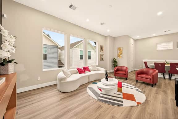 Charming Downtown 3BR Cozy Family Escape