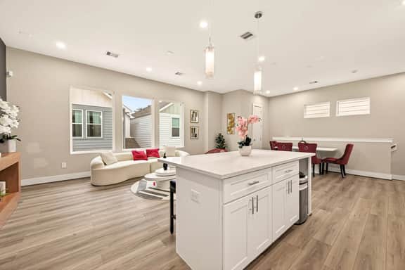 Charming Downtown 3BR Cozy Family Escape