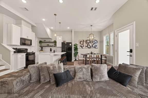 Spacious 3BR w/ Yard- Minutes from Top Attractions