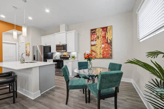 Modern 3BR Houston | 9 mins to Downtown + Parking
