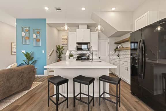 Modern 3BR Sleeps 6 + Yard | FIFA World Cup Stay