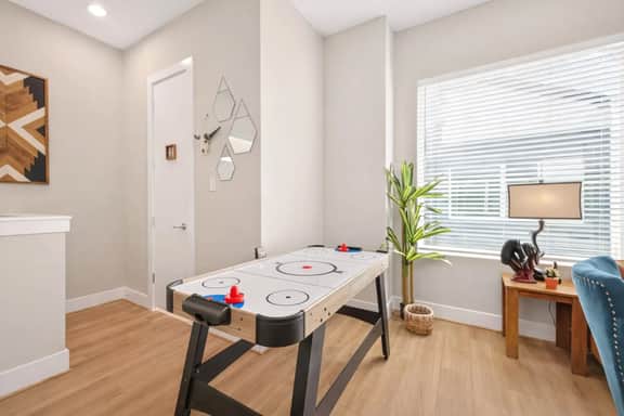 Texas-Style 3BR Houston + Games