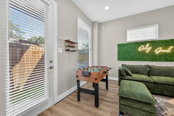 Modern Downtown Houston 3BR Family Retreat