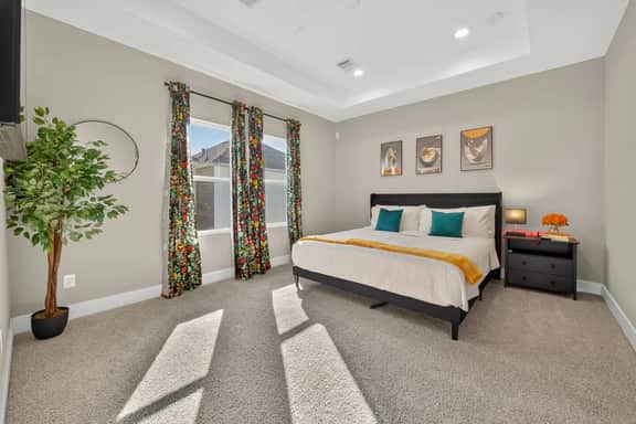 Cozy 3BR Home w/ Hot Tub & Private Parking