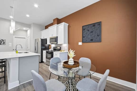 Pet-Friendly 3BR w/ Parking - 7 mins from Downtown