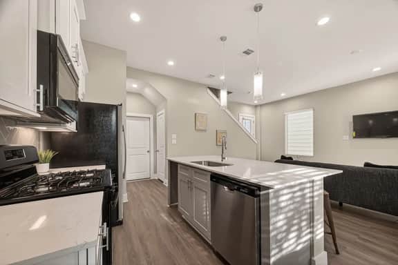 Central Houston 3BR Retreat w/ Backyard & Parking