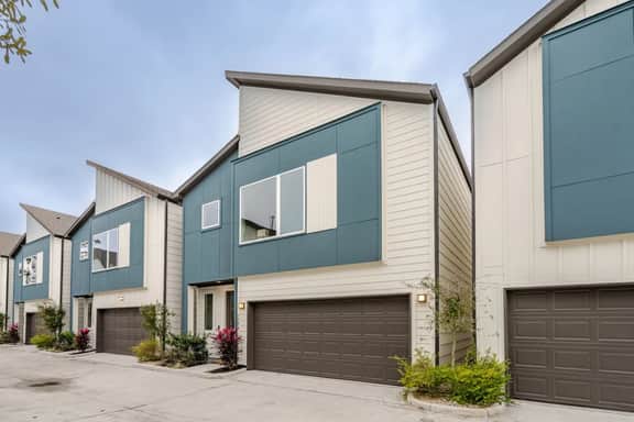 Boho Chic 3BR - Easy Access to Local Attractions