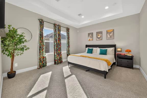 Cozy 3BR Home w/ Hot Tub & Private Parking