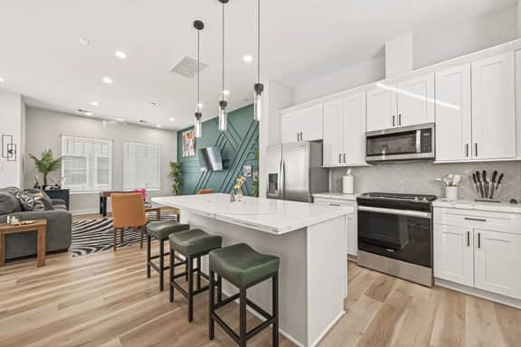 Perfect for Family Stays 3BR near Downtown w/ Yard