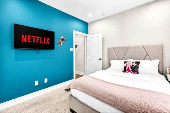 Charming 3BR with Parking 20 mins from NRG Stadium