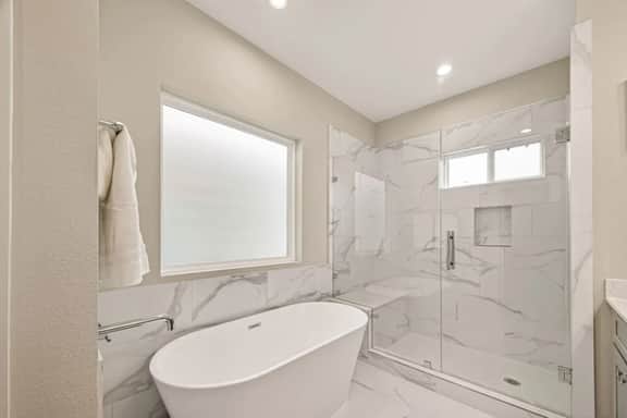 Modern Home w/ Free Parking -Near Downtown Houston
