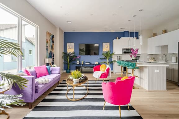 FIFA World Cup | Luxe 3BR Townhome | King Suite