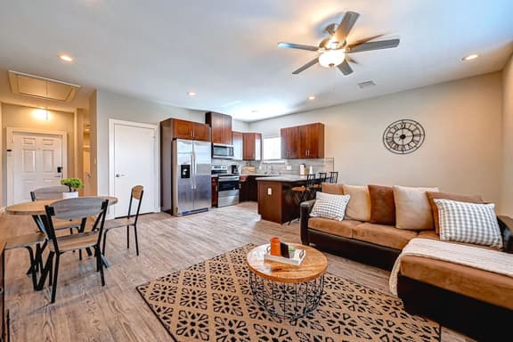 FIFA World Cup | Modern Cozy 2BR Houston + Parking