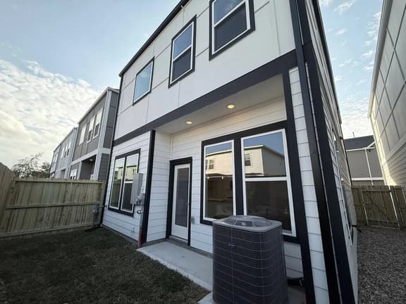 3BR Home w/ Free Parking- 15 mins from IAH Airport