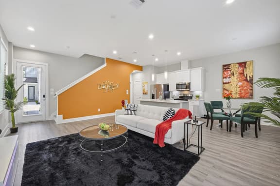 Modern 3BR Houston | 9 mins to Downtown + Parking
