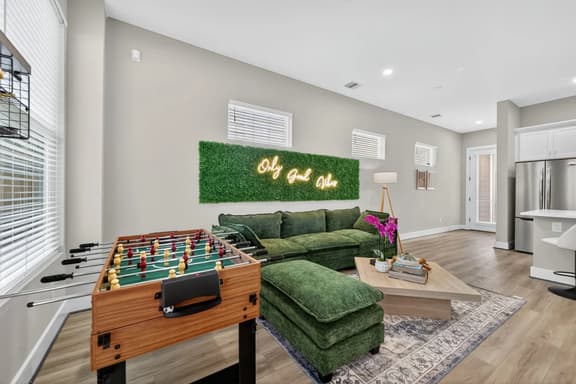 Modern Downtown Houston 3BR Family Retreat