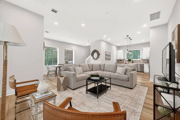 Spacious family stay | Room for fun | Easy parking