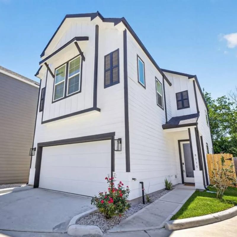 Gated Townhome | Open Living Space | Free Parking